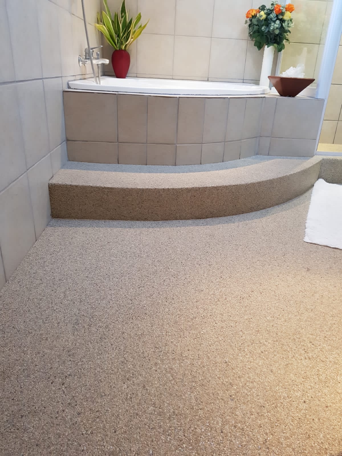Quartz pebble bathroom floor